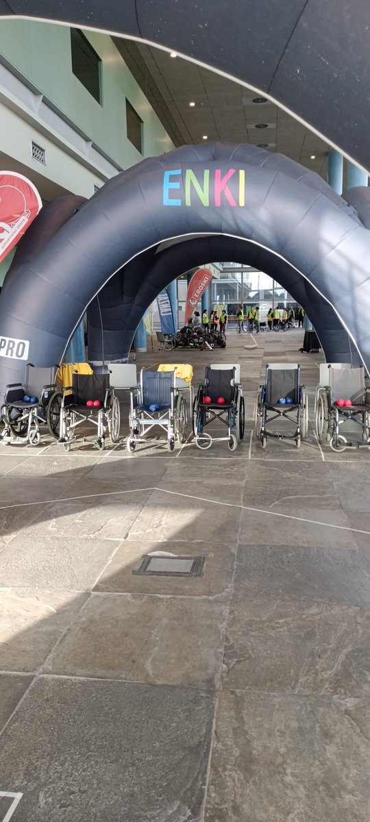 HectorWolf025 tweet media