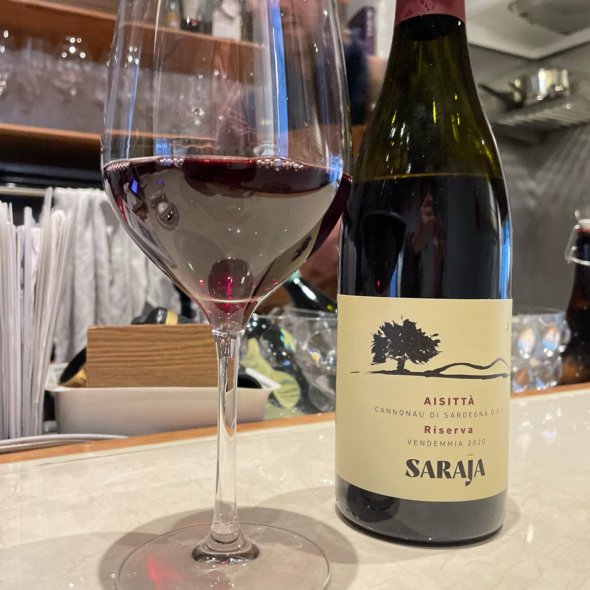 k3blog's tweet photo. 休日飲み歩きデー🍷

府中のワインショップ&amp;バーに伺いました！
イタリア限定で美味しいワインをいろいろ出していただき、大変勉強になりました😊 https://t.co/JA8ToEZ50C