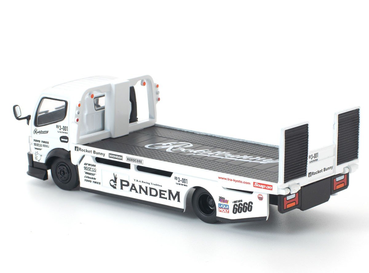 hobbysearch_mc's tweet image. 【ミニカー予約】POP RACE(ポップレース)
1/64 パンデム ふそう フラットベッドトランスポーター ホワイト
予約開始です！→ 1999.co.jp/11348603
Pandem仕様の積載車が登場！お手持ちのミニカーを載せて楽しめます。
#Pandem #三菱ふそう #積車