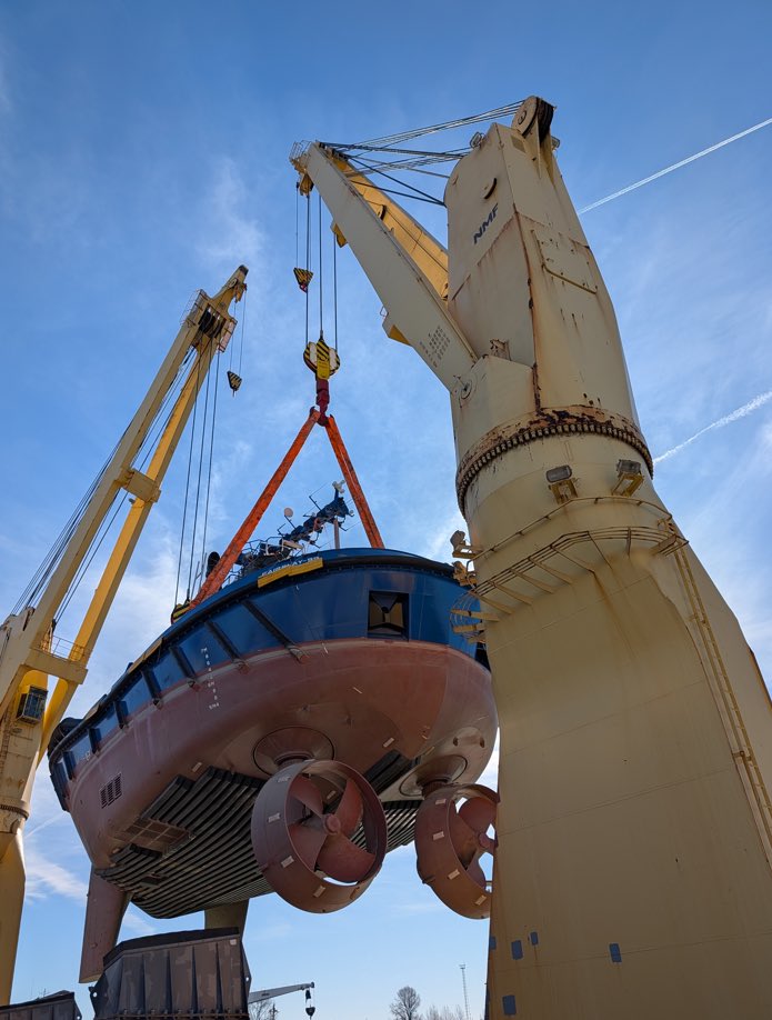 AAL Shipping tweet media