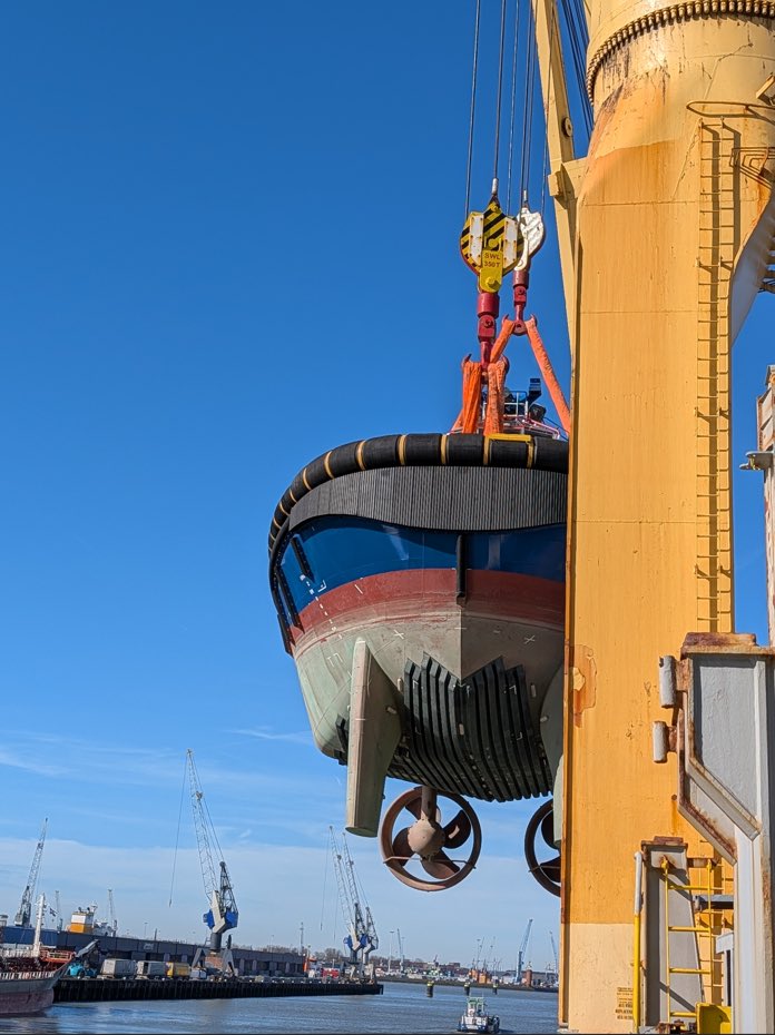 AAL Shipping tweet media