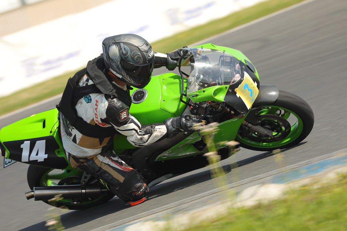 サーキットボンバー tweet media