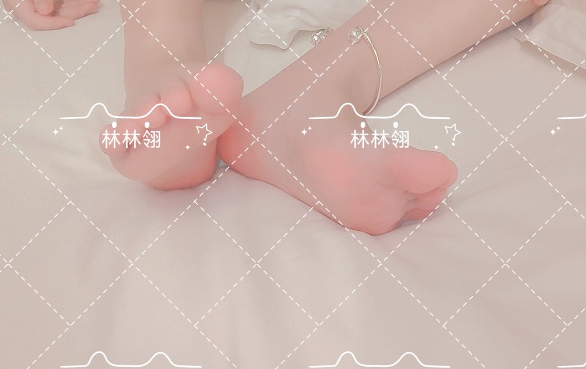 lin_lin_ling00's tweet photo. 我在考虑开个号把涩图清水分开发🤔 https://t.co/2Faw6N4VVd