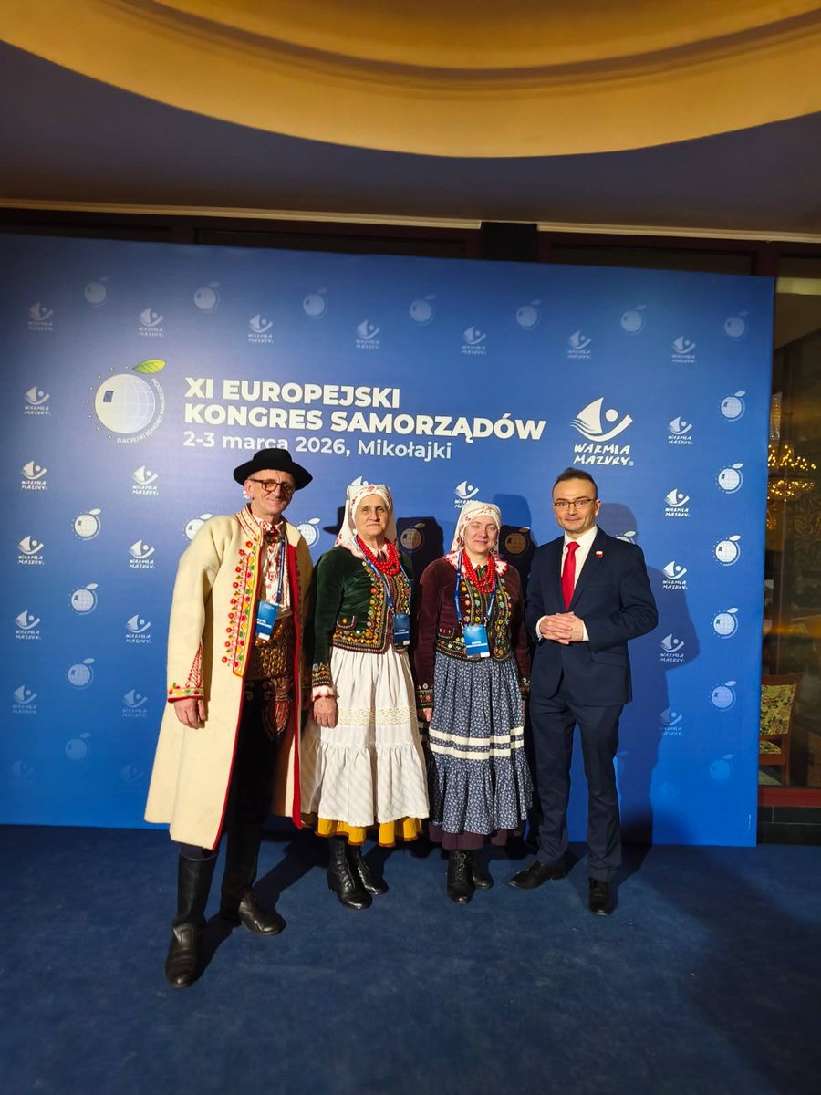MarekWoch2's tweet photo. Pozdrawienia z Forum Ekonomiczne / Economic Forum 📷 XI Europejski Kongres Samorządów 2-3 marca 2026, #Mikołajki
Krótko: Nadchodzą zmiany 🧐🇵🇱.
#Maciej Lisowski #doradca @Federacja_BiS Ogólnopolska Federacja "Bezpartyjni i Samorządowcy"
Paweł Augustyn #Burmistrz Gmina Ryglice Zastępca pełnomocnika woj. małopolskie Ogólnopolska Federacja "Bezpartyjni i Samorządowcy"
Michał Kochanowski #Starosta powiat kętrzyński
#BogusiaLorek #JanLorek