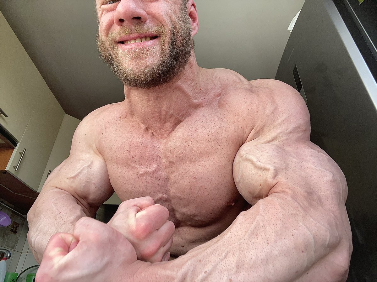 Muscle_show tweet media