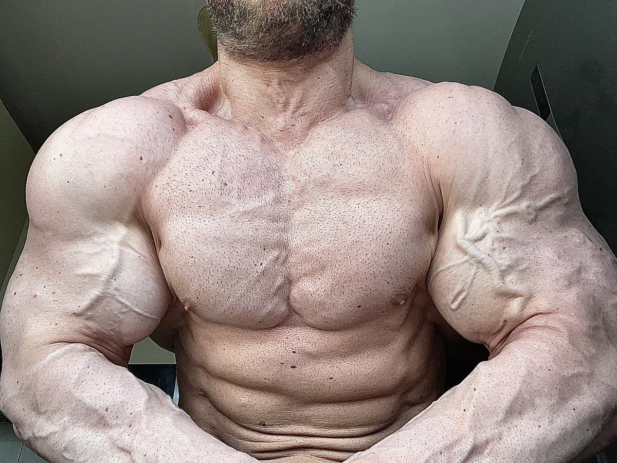 Muscle_show tweet media