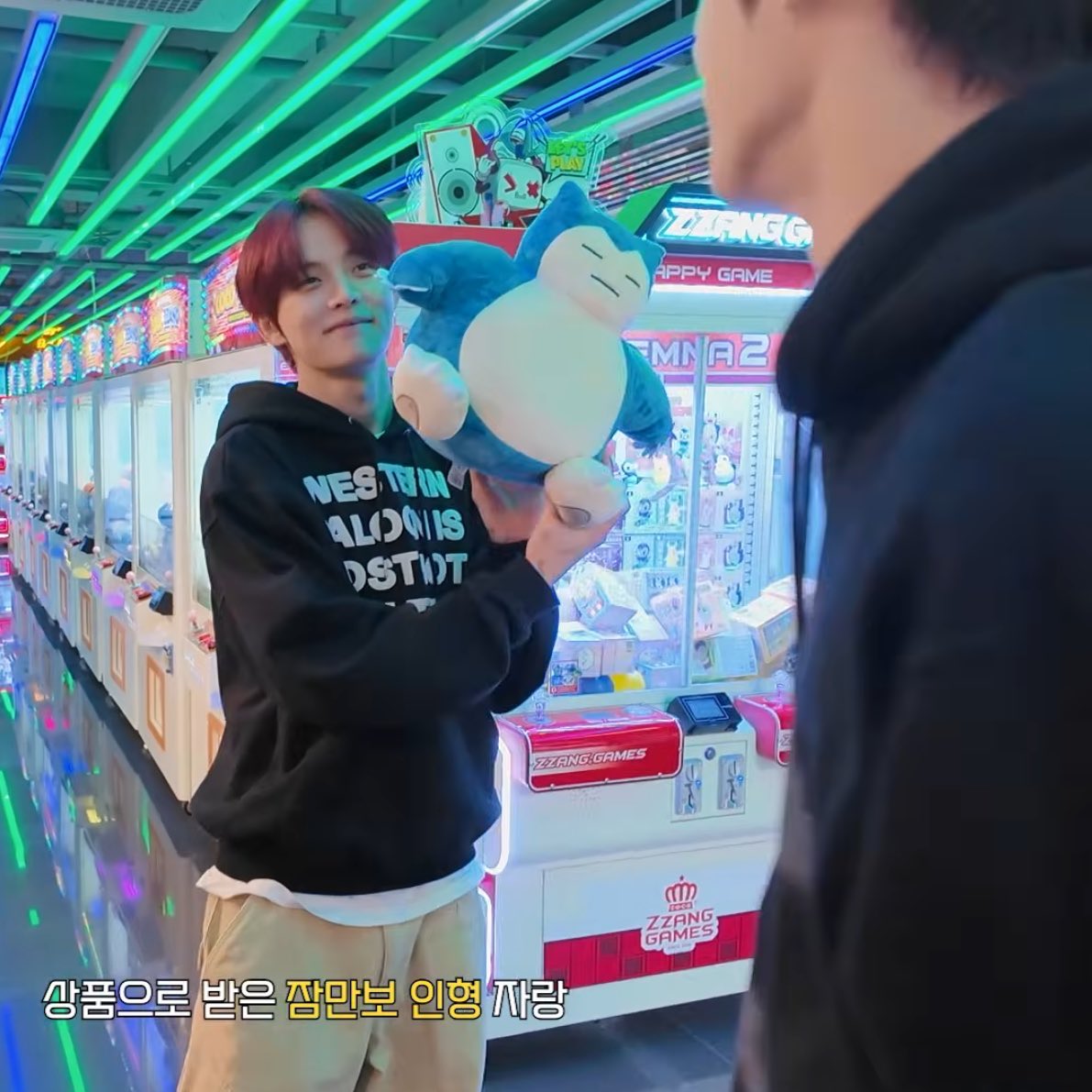 이 날 걍배를 뽑은거엿다니 
다시 보니까 몇배는 더 귀여운 사진이엇네..