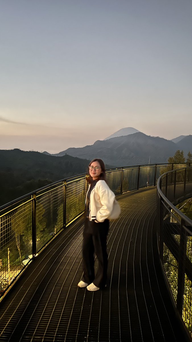 REKOMENDASI SPOT SUNRISE DI BROMO (cocok buat kaum introvert krna sepi banget) - clue : weekend only