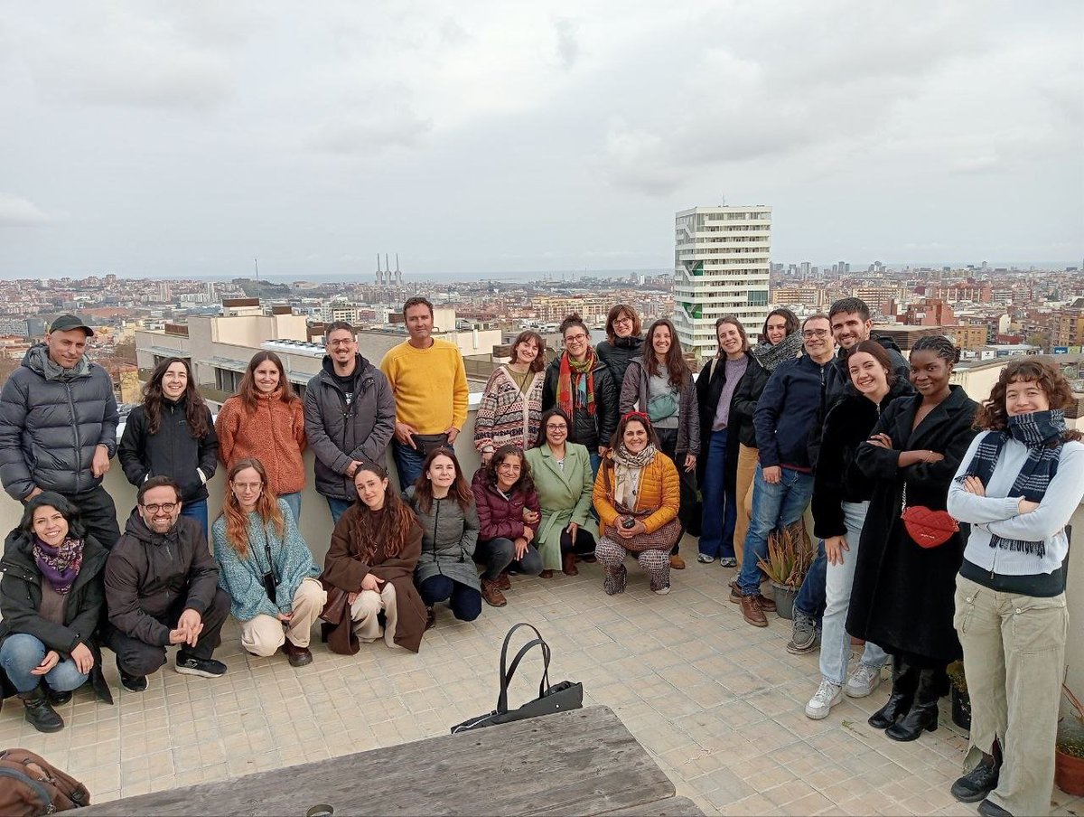 ciutatinvisible's tweet photo. Visitem @Cirerers1 a Nou Barris de la mà de l'Eva i el Jose de @sostrecivic. El cooperativisme d'habitatge en cessió d'ús, promogut també per entitats com @ladinamo_ creix arrelat als barris i municipis del país. Amunt les alternatives d'habitatge cooperatiu! #PostgrauESSCoop https://t.co/CBXGfVuZW4