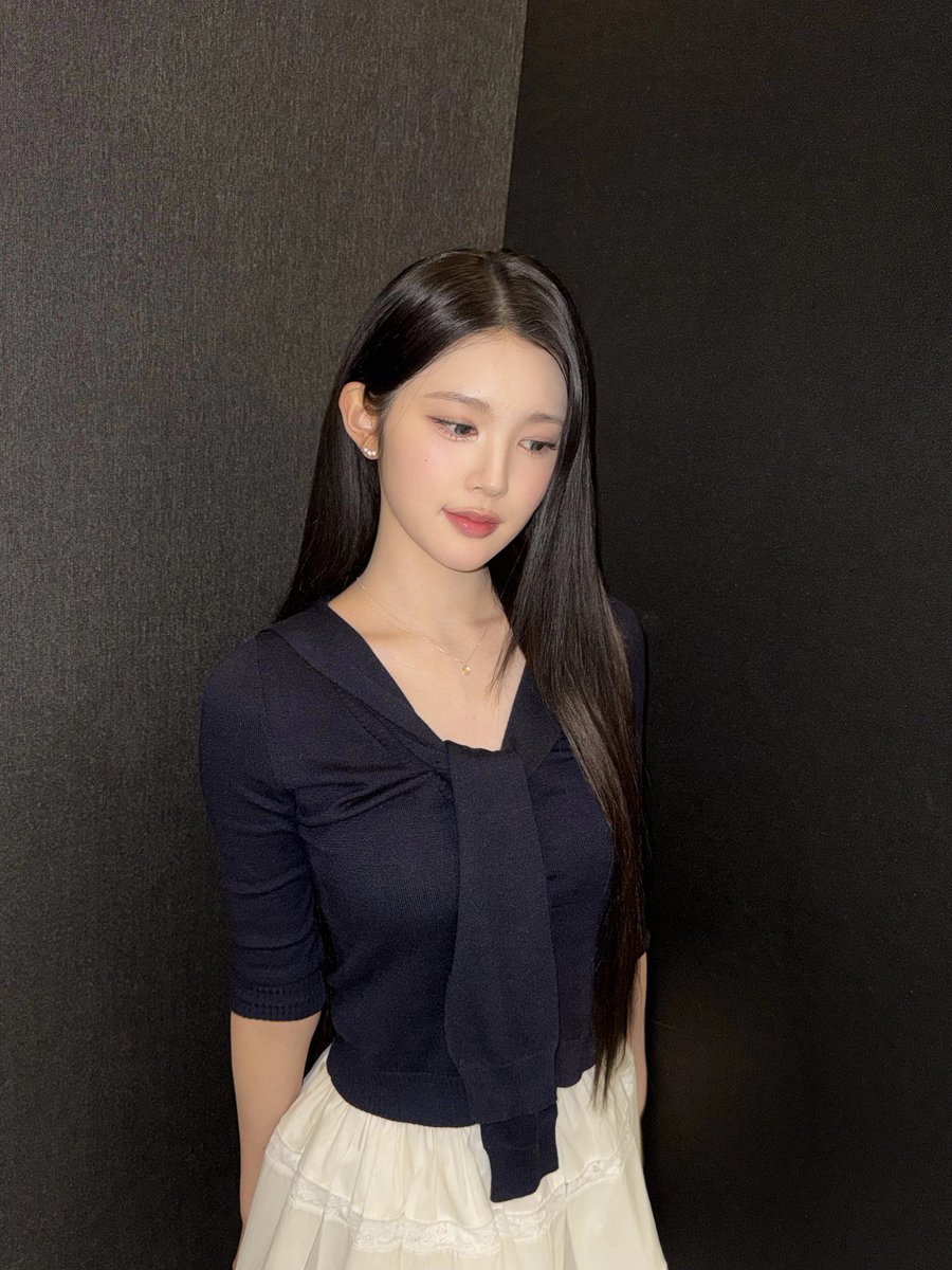 08년생한테 교생미를 느꺄도되는걸까?