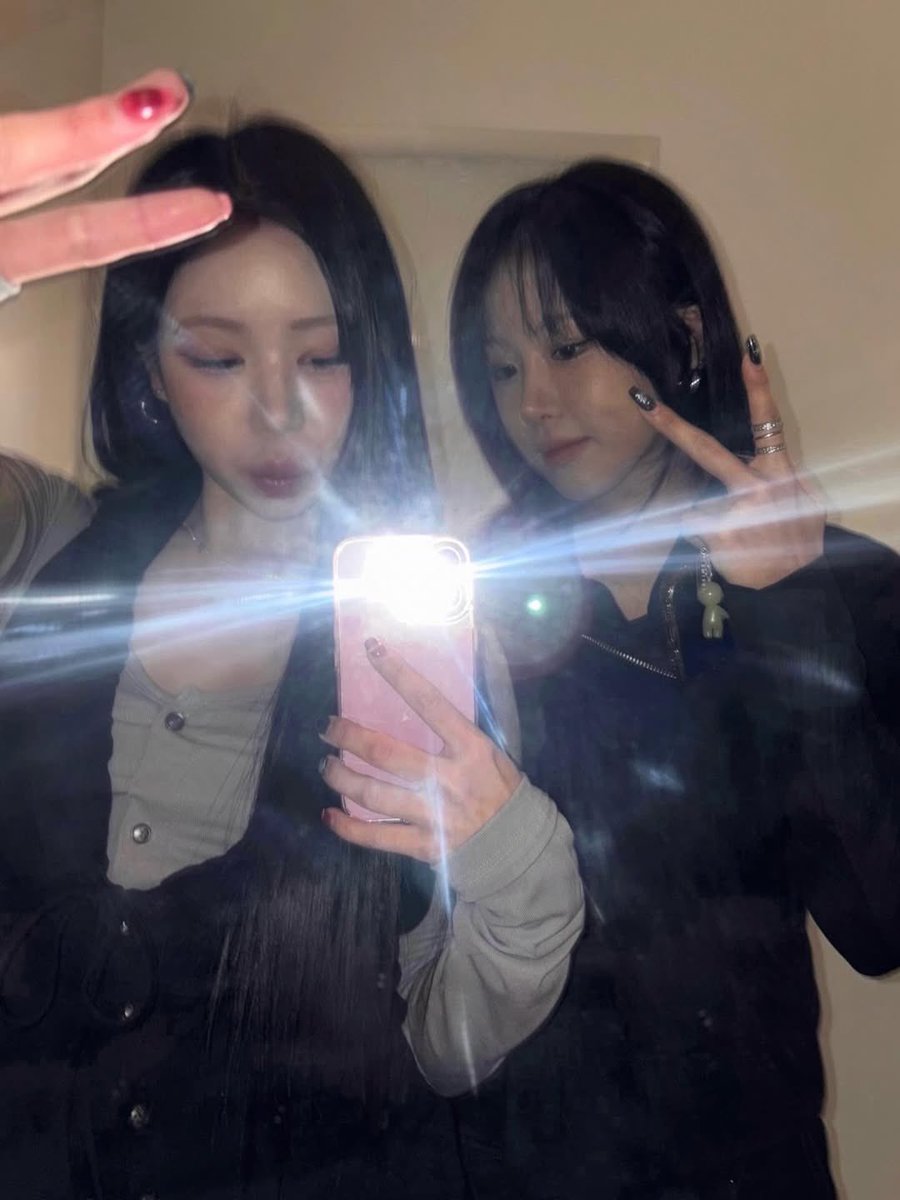 BADVILLAIN_FR's tweet photo. › INSTAGRAM - 03.03.26

#HUE
⤷ Huina

@BADVILLAIN_BPM — #BADVILLAIN #배드빌런 https://t.co/9Pzg06jRj2