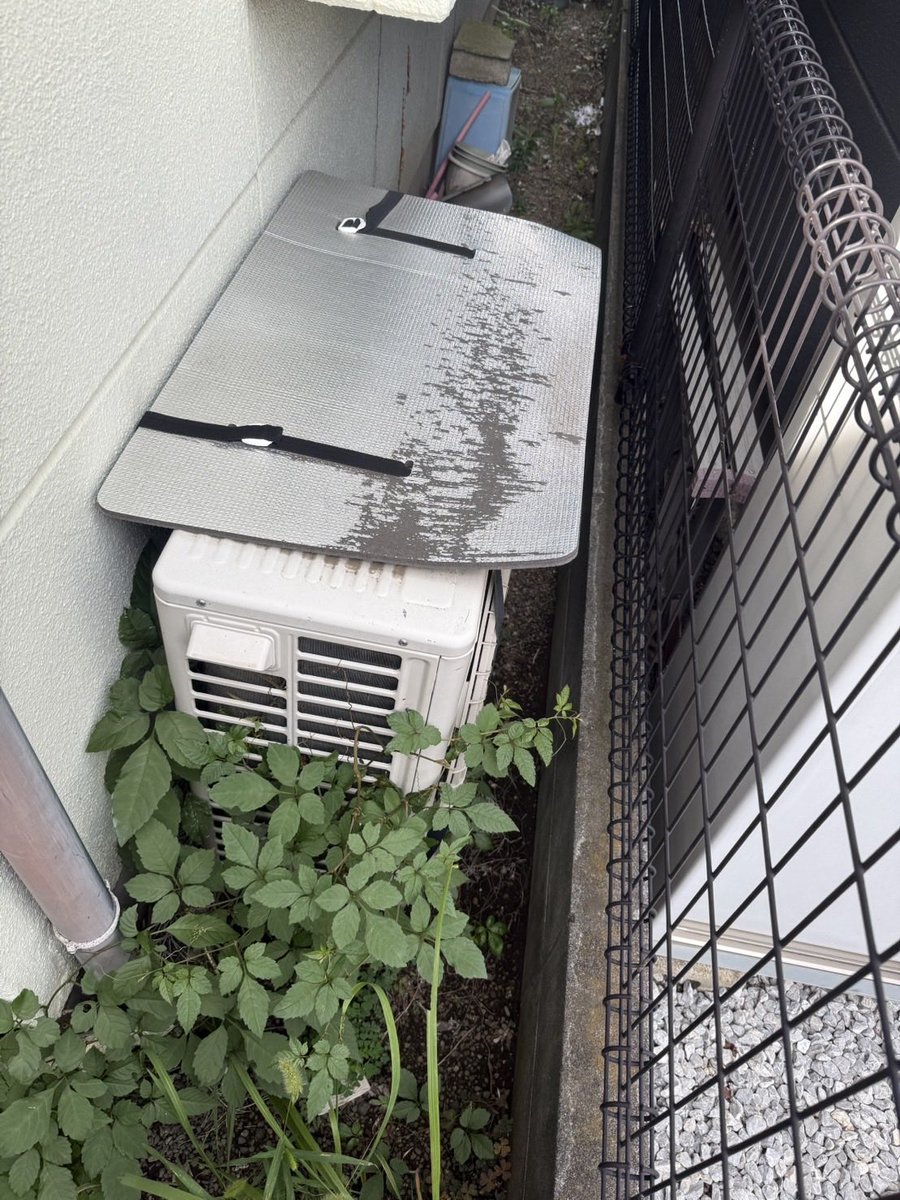 sination5's tweet photo. そのエアコン…大丈夫ですか？😰

10年以上使用＋内部カビ😨
咳やのどの不調の原因になることも。

最���機種へ交換✨
静かでやさしい風🍃
電気代も節約💡

真夏に壊れると工事待ちに⚠
今のうちの点検がおすすめです😊

アトム電器 東村山店
📞042-391-7143
#東村山 #エアコン交換 #熱中症対策 https://t.co/C8WOPOcjZ5