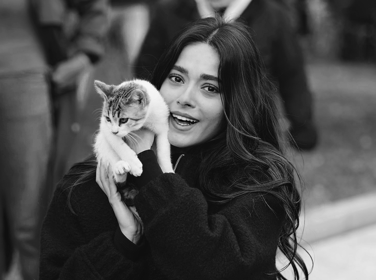 evless1's tweet photo. two cuties 🤍 #SimayBarlas https://t.co/zSdOpE8PoP