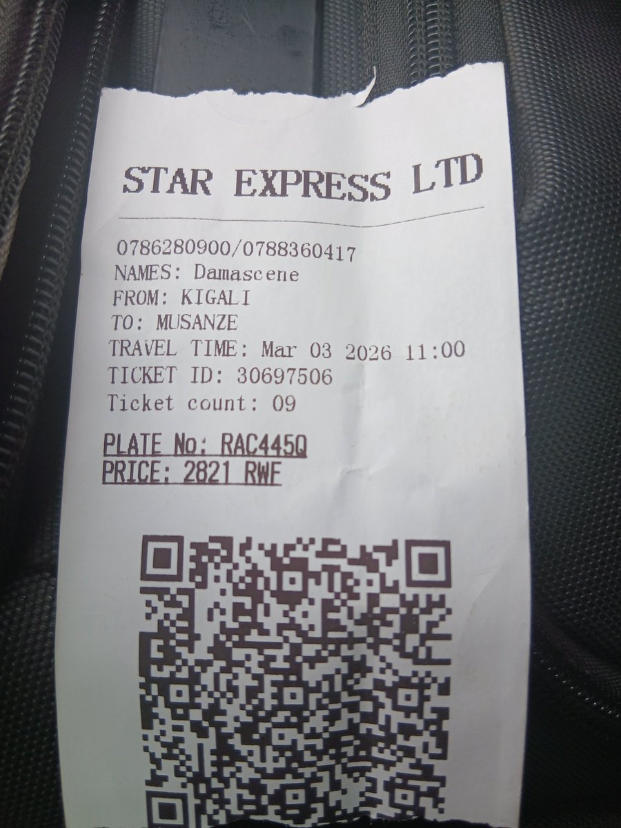 ngisdamys's tweet photo. @RURA_RWANDA 
Muraho neza! Imikorere ya Agence yitwa STAR EXPRESS Ltd iragayitse. Babeshya abagenzi isaha yo guhaguruka bakabamarana iminota irenga 30 nyum y'isaha banditse kuri ticket. Iyi modoka batwirijemo batwicaje ifite plaque RAC445Q. Ubu ni 11:34 twagombaga kugenda 11:00 https://t.co/mSkBXdHJSj