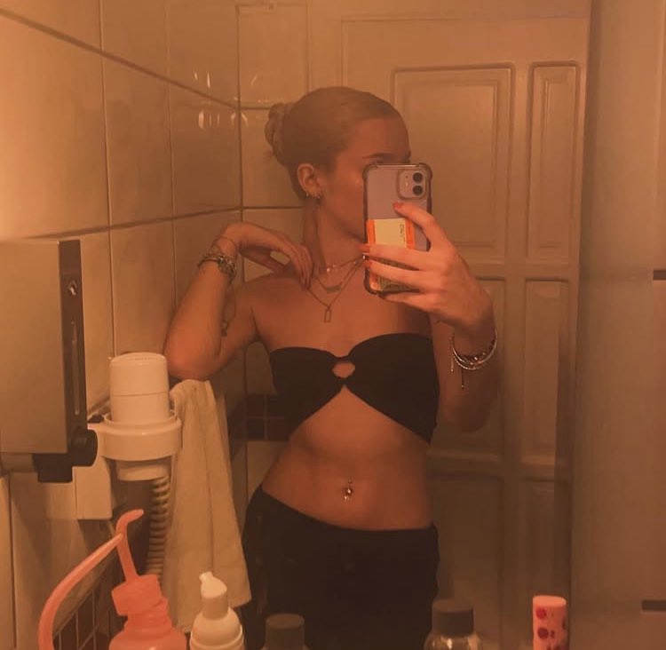 Wanna get ‘skinny’ like me? 

WELLL

I’ve decided to start coaching again so anyone looking for an ana coach dm me 

#edtwt #anacoach #bodycheck #skinny #fatspo #meanspo #skinnyspo