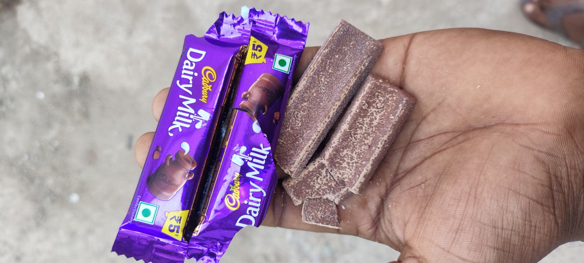 AnujMau50779302's tweet image. "Extremely disappointed with the quality of @CadburyDairyMilk I purchased recently. It was found in a very poor/damaged moldy condition. This is not what I expected from a brand like @CadburyIndia
#Cadbury #DairyMilk #QualityIssue #ConsumerComplaint #FoodSafety @jagograhakjago "