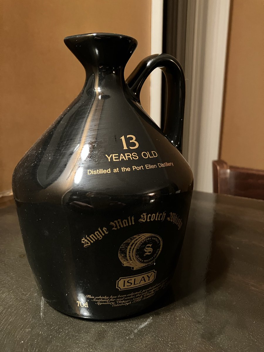 le_lezinc's tweet photo. スーパー レアなアイラウイスキー開封しました
ポートエレン13年
83年に閉鎖されたため在庫の熟成は長くなる一方
逆に若いエイジングが貴重との事
こちらはシグナトリー社90年代流通品
２年前に再稼働始めたそうですね
出来上がりはいかに⁈ https://t.co/I6UDwt8luh