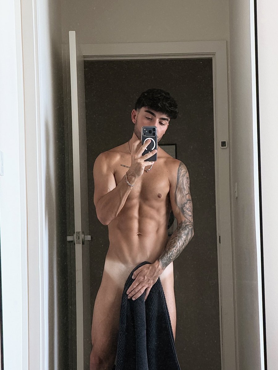 TNewcastleboys's tweet photo. RT if you’d let me top you https://t.co/vGSeeXxF8h