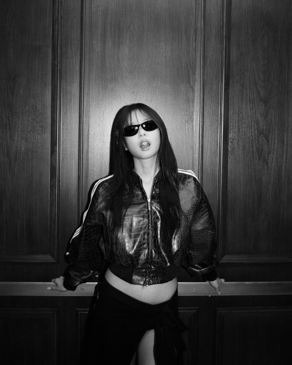 bvlgrlisa's tweet photo. HELLO JENNIE?!? https://t.co/lgIueXUFFz