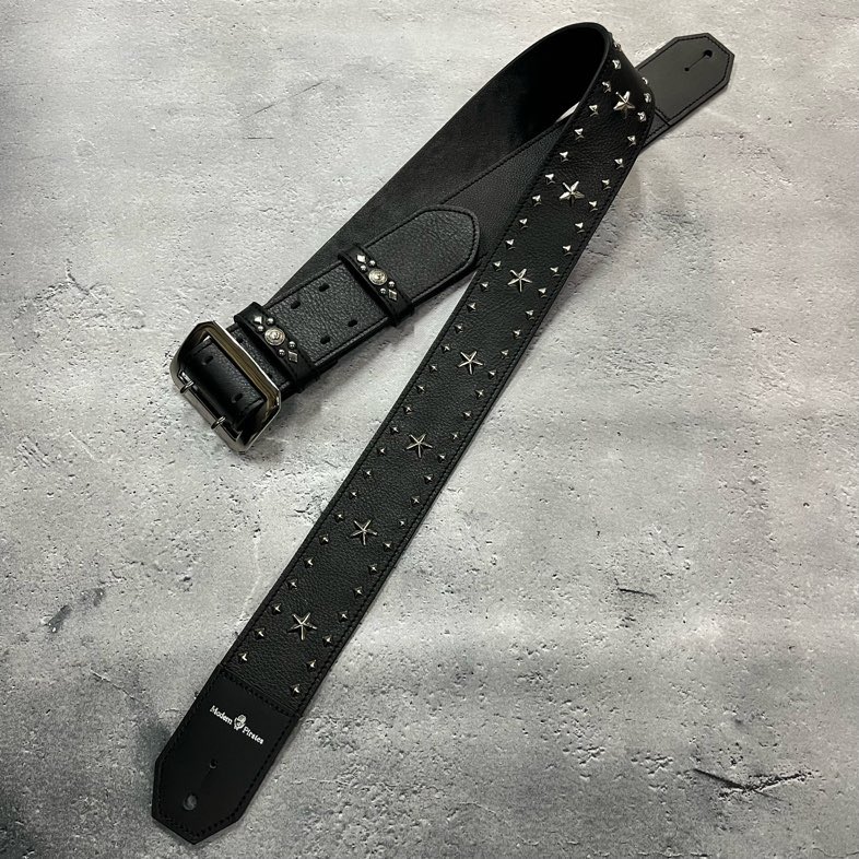 柔らかい国産の高級クロムレザーを使用した50mm幅のギターストラップ