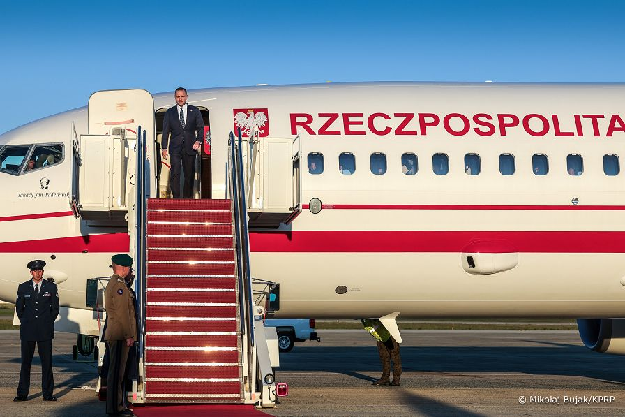 Narodowa wyprawa ewakuacyjna im. Jana Pawła II i prof. Lecha Kaczyńskiego po Sexmasterkę 

Ze wszystkich prawackich spinów w sprawie konfliktu na Bliskim Wschodzie najbardziej podoba mi się ten o nieudolności Państwa Polskiego w kwestii ewakuacji z Dubaju polskich turystów i