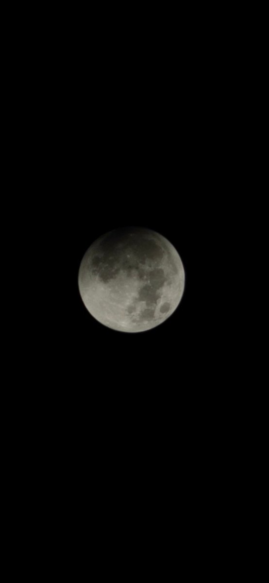 LecabaV's tweet photo. Cielo totalmente despejado para dar inicio del eclipse lunar desde la ciudad de Panamá https://t.co/y4muiku8HF