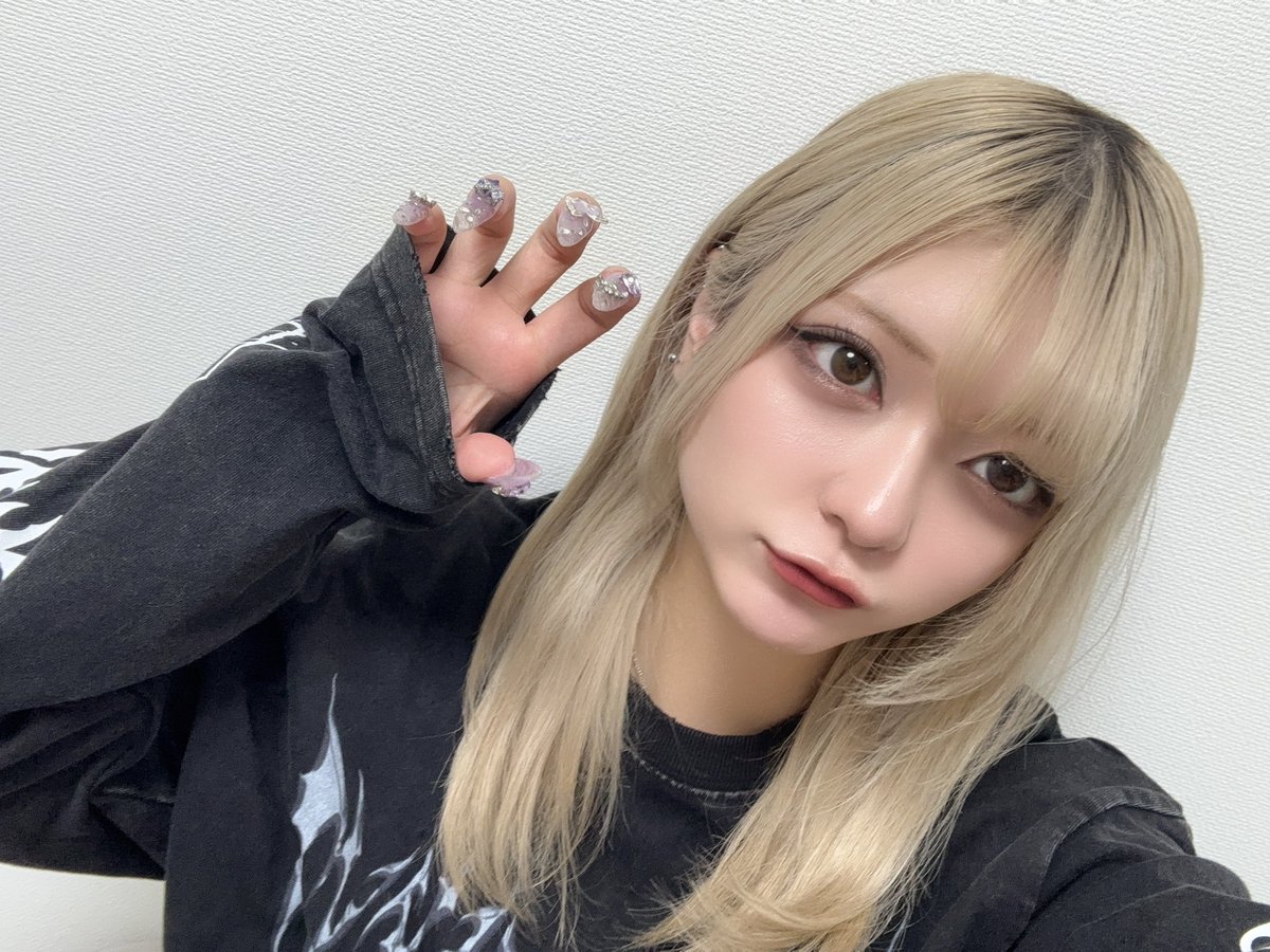 nonai_777's tweet photo. 📢今月のスケジュール📢

3月です🌸
誕生月なのでよかったら会いに来てね😳
直前の変更あったりで遅くなってすみません😭
今月はしっかりとプラスで見せ場たくさんで頑張りたいなぁ🤔
有難いことに今月も初来店のお店さんあります🙆‍♀️
🔰ラカータ大宮駅前店様
🔰ダイエー春日部店様

いつものお店さんももちろん🙆‍♀️
今月もよろしくお願いします🙇‍♀️

⚠️最近差し入れ良くいただくのですが
基本お水だと嬉しいです！（コーヒー飲めません😭）
食べ物はアレルギーあったりするので基本的にはNGでお願いします😭
お写真、サインなど対応いつでも大丈夫です🙆‍♀️
お気軽にお声がけくださいm(_ _)m
動画、写真だいたいなんでも可ですが
5枚程度まででお願いします😭
ポーズ指定明らかに際どいものはお断りさせて頂くことがあります。ご了承ください。

👾拡散希望👾
👾PR👾
