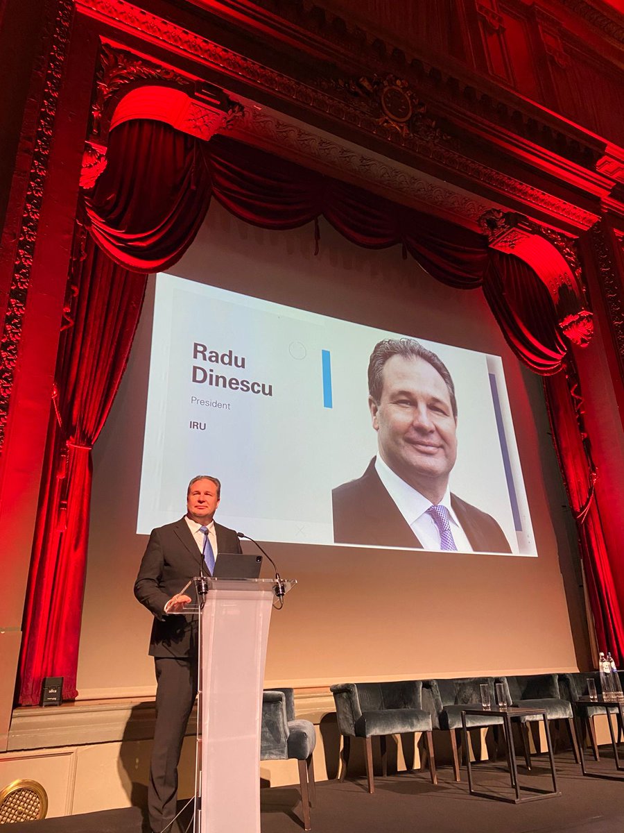 UNTRR's tweet photo. La IRU EU Flagship 2026, Radu Dinescu a subliniat că tranziția verde și digitală a transportului rutier depinde de competențe, nu doar de tehnologie.

Fără investiții în oameni, investițiile în tehnologie nu pot scala. https://t.co/5z8hkBShfZ https://t.co/nTUV5JAHH3