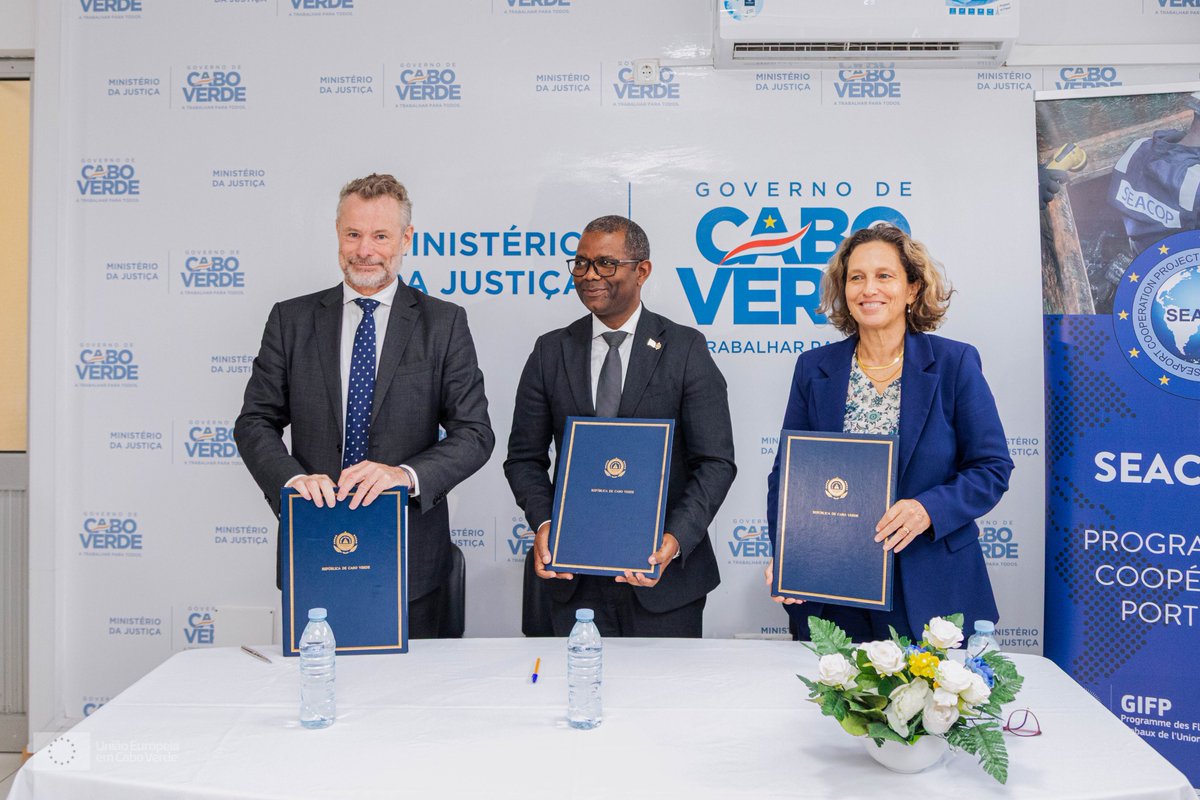 EU in CV tweet media