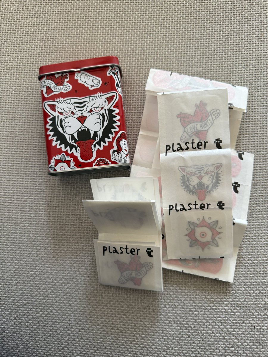 Elen Kay 👽 tweet media