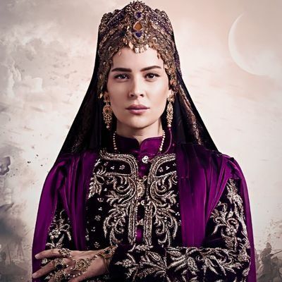 mrbbenelif's tweet photo. Kuruluş Osman 'da hakkı yenip Yıldız çıkmadan kötü Malhun  ve de pasif gösterdiğiniz gibi şimdi de Bennu Hanım ile olan Malhun' a aynı kaderi biçiyorsunuz yapmayın hem şu anda Devlet Ana olmasının yanı sıra aynı zamanda ilk valide hatun

#DevletAnaMalhunSultan #MalhunHatun https://t.co/B0s7NodcyS