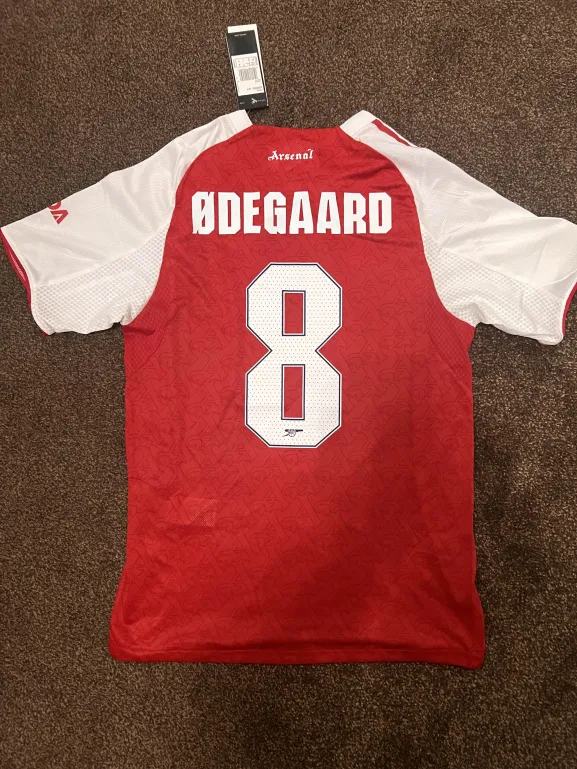 Arsenal 2025/26 home shirt👋
 For those who want to buy the same item, click this link 🔗adjersey.com