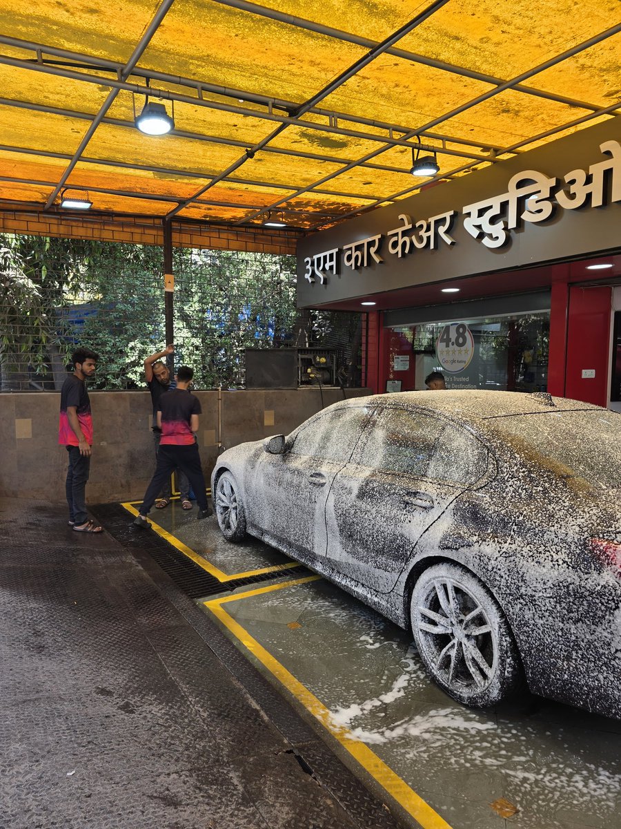 KKCONAMOTIVE's tweet photo. Holi Wash ! #HappyHoli #HoliDay #UnadulteratedAutomotiveContent #KKCOnAMotive https://t.co/K9iqFoTDMq