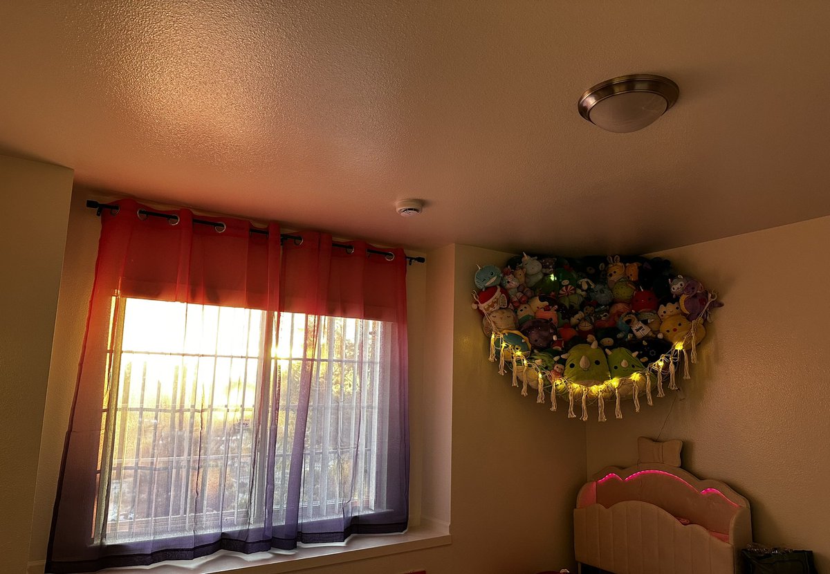 Marriassaa's tweet photo. Her room has to be my fav🥹🩷 https://t.co/8jRKXosJHe