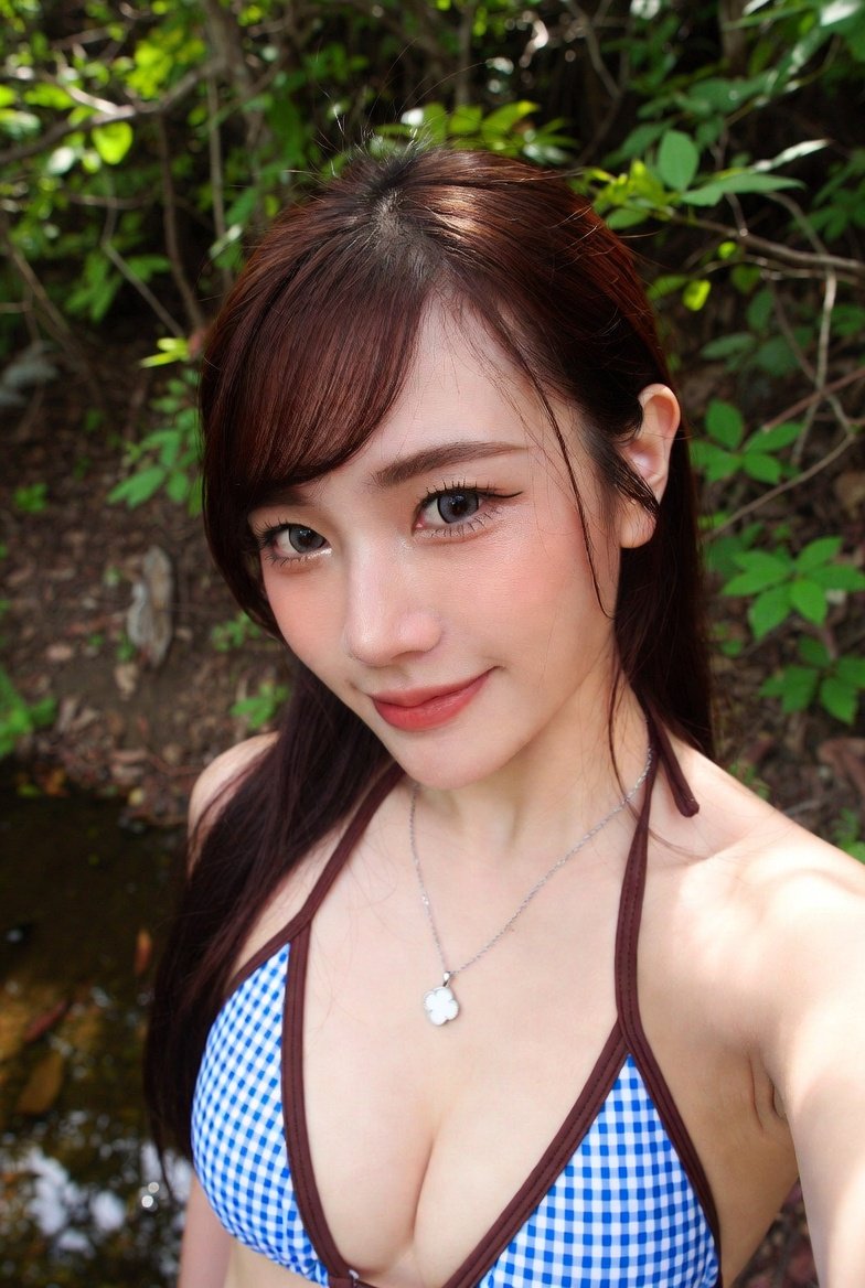 Outdoor selfie result