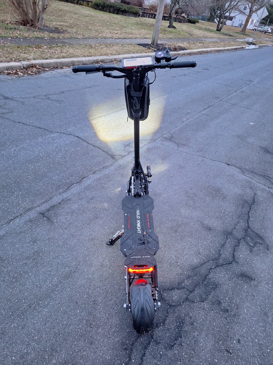 HALOKNIGHT_E's tweet image. A US rider just customized his T104 🇺🇸🔥

This is how you turn a scooter into a statement.

Upgrade it
or keep it stock?
#HALOKNIGHT #T104 #ElectricScooter