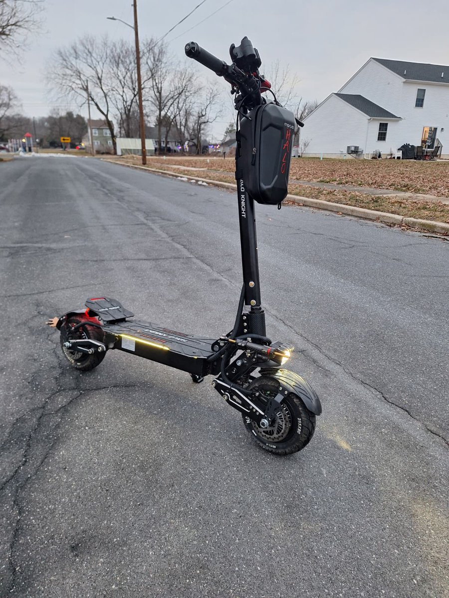 HALOKNIGHT_E's tweet image. A US rider just customized his T104 🇺🇸🔥

This is how you turn a scooter into a statement.

Upgrade it
or keep it stock?
#HALOKNIGHT #T104 #ElectricScooter