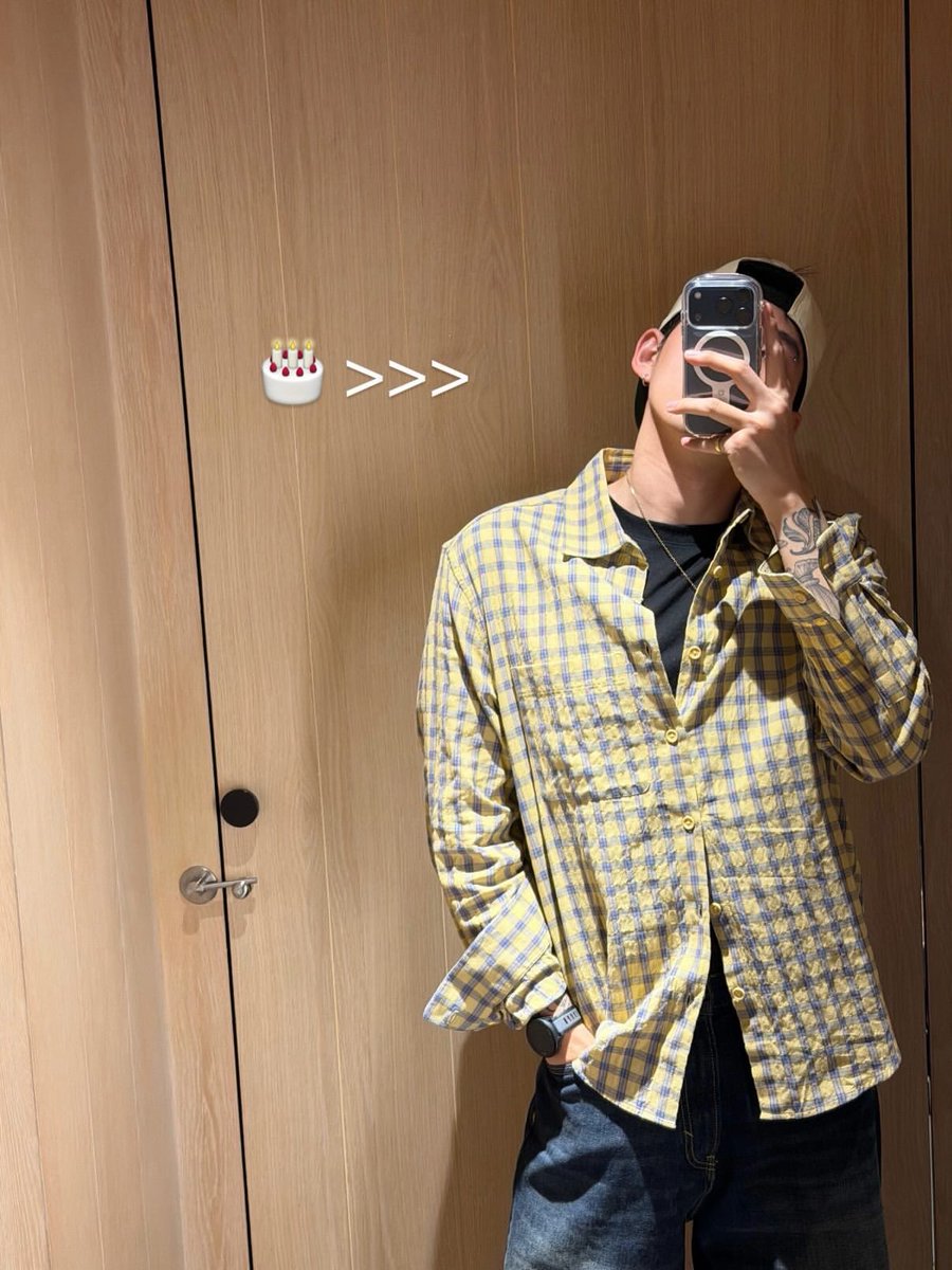 gunsmile_family's tweet photo. 030326 #gunsmile IG update 
🎂✨

#GUNSMILE30THBIRTHDAY  #กันสมาย #สมายของแดดดี้ https://t.co/wreSXOjYS7