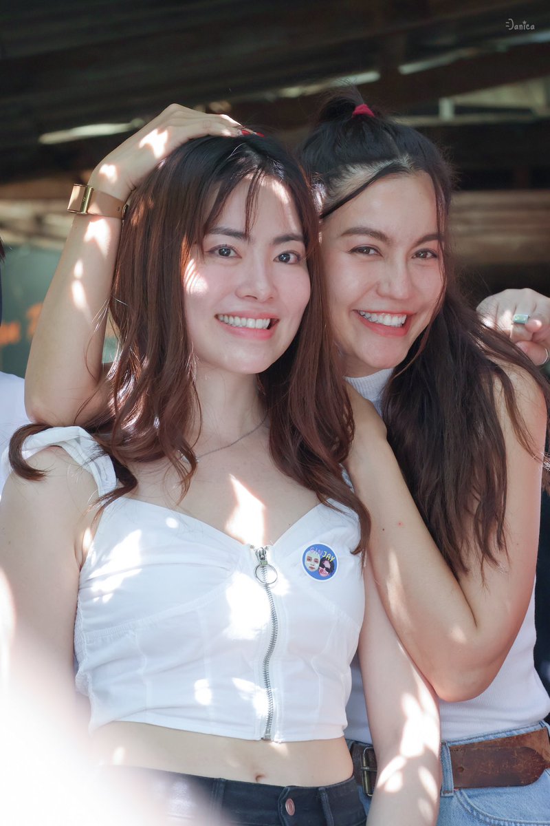ครบรอบ 1 ปี พรีเวดดิ้งฉลองเลยเหรอออ

#praewh #aemaneerat #เอ๋แพรว