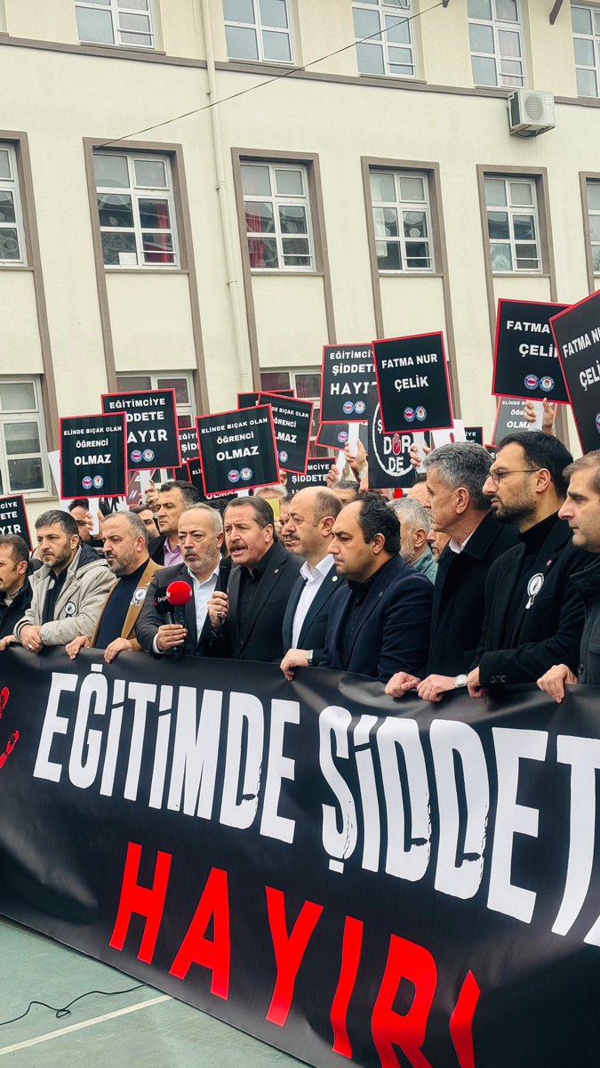 kuzan86's tweet photo. #ÖğretmenSahipsizDeğildir https://t.co/IUO4UTYt9f