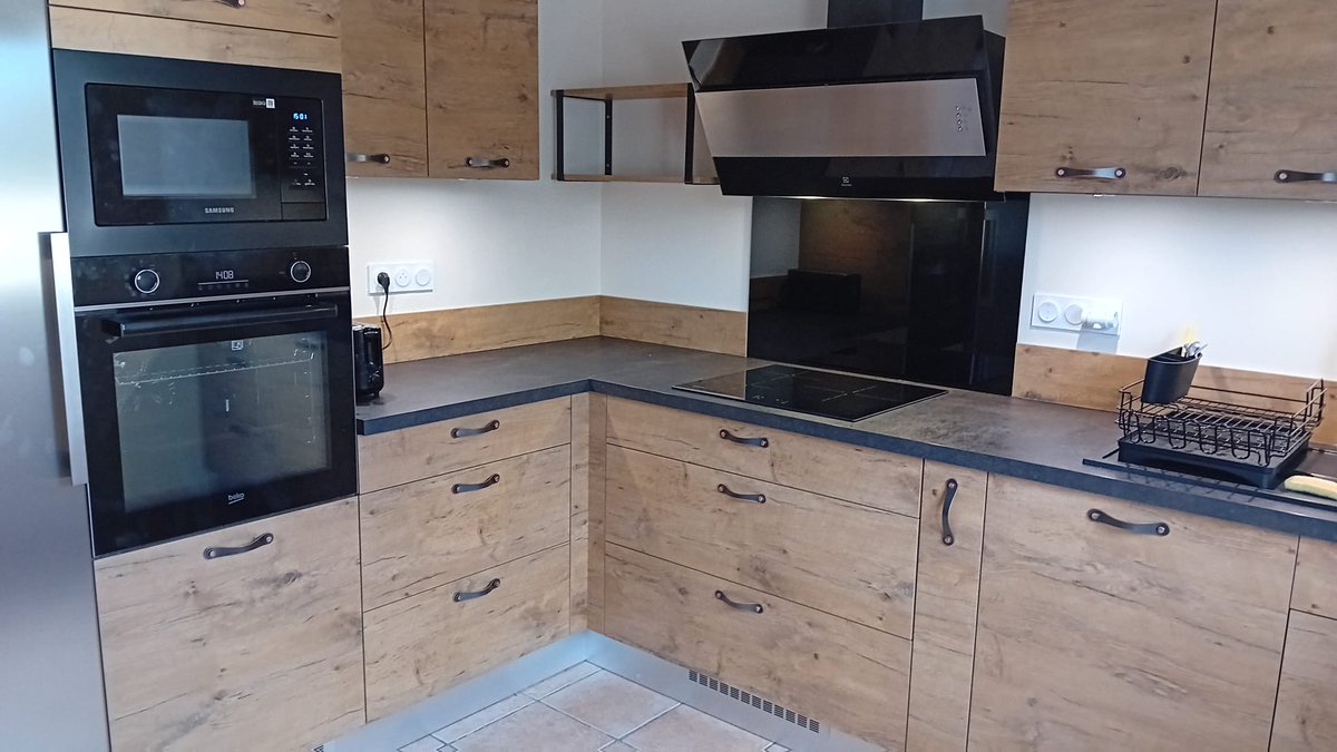 benoit_moreno's tweet photo. Bel ensemble, harmonieux et intemporel.

Sympathique, et toujours en fabrication française.

#cuisines #cuisiniste #rivesaltes #perpignan #habitat #payscatalan #design #decoration #renovation #confort #madein66 #fabricationfrançaise #madeinperpignan https://t.co/GgcAMAo58P