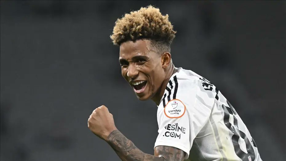 besiktascomtr's tweet photo. Geçmişte ülkemizde Galatasaray ve #Beşiktaş'ta forma giyen Portekizli orta saha oyuncusu Gedson Fernandes ile ilgili flaş bir gelişme yaşandı. #Gedson, İstanbul devinin teklifini kabul etti.
Beşiktaş, sezon başında önemli isimleri kadrosuna katarken, beklenmedik bir ayrılık yaşanmıştı. #GedsonFernandes’in ısrarları sonucu yönetim, Spartak Moskova’dan gelen 20.7 milyon Euro’luk teklifi kabul etmişti.
#BJK #BEŞİKTAŞMEDYAGRUP #BEŞİKTAŞ