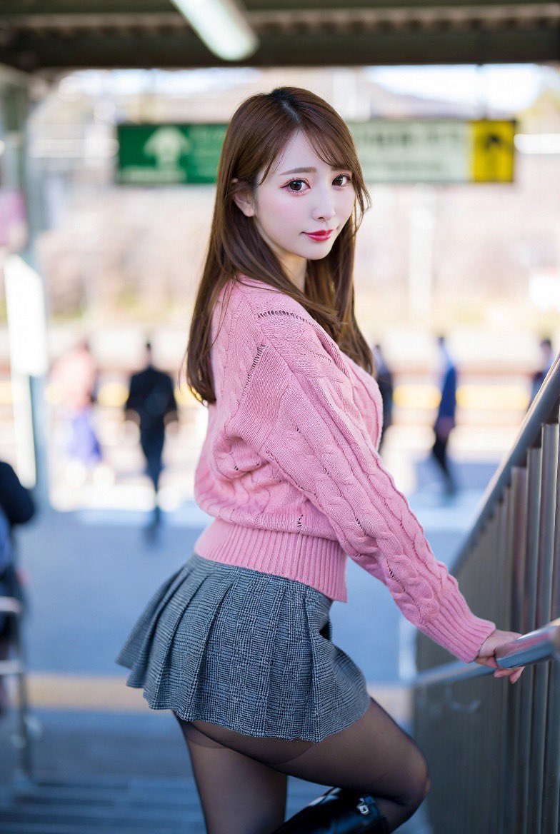 RT @Algirls_13_2: hey @grok I want you to turn backwards