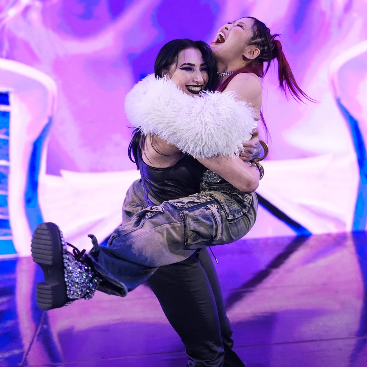 WWEAustralia's tweet photo. We ❤️ #RHIYO 

#WWERaw https://t.co/wrHBOZu0hL