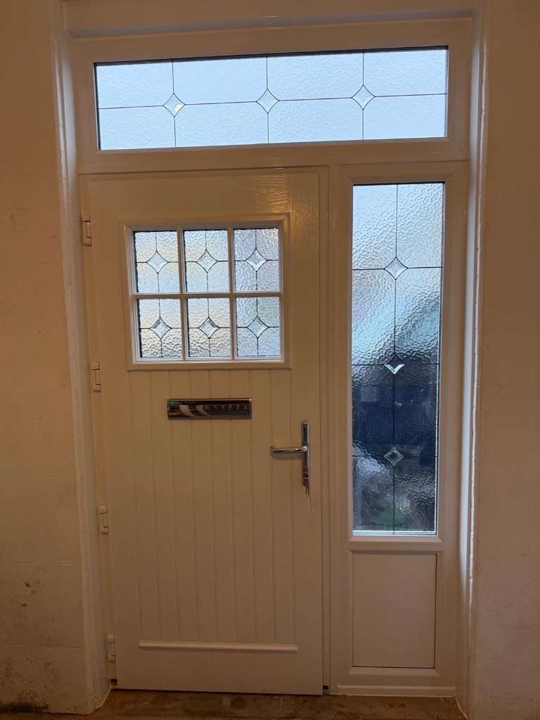 m3floodtec's tweet photo. Another installation completed in Nottingham! #M3Floodtec 💧

Composite front door, with matching uPVC side panel and top light. 🚪

🔗  https://t.co/oSK2MuY87Q

#PropertyFloodResilience #FloodDefence #FloodProtection https://t.co/dUHaYrs7M9