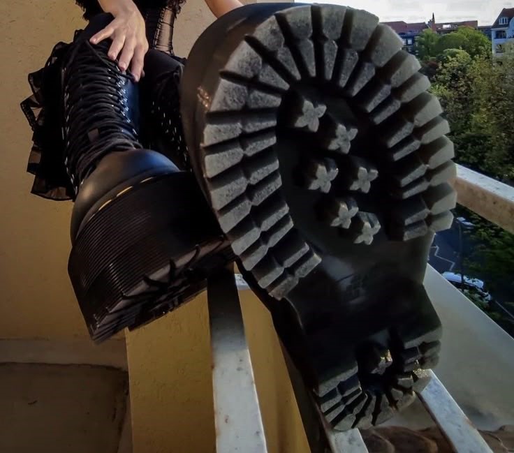 Lucy is 𝙃𝙐𝙂𝙀! tweet media