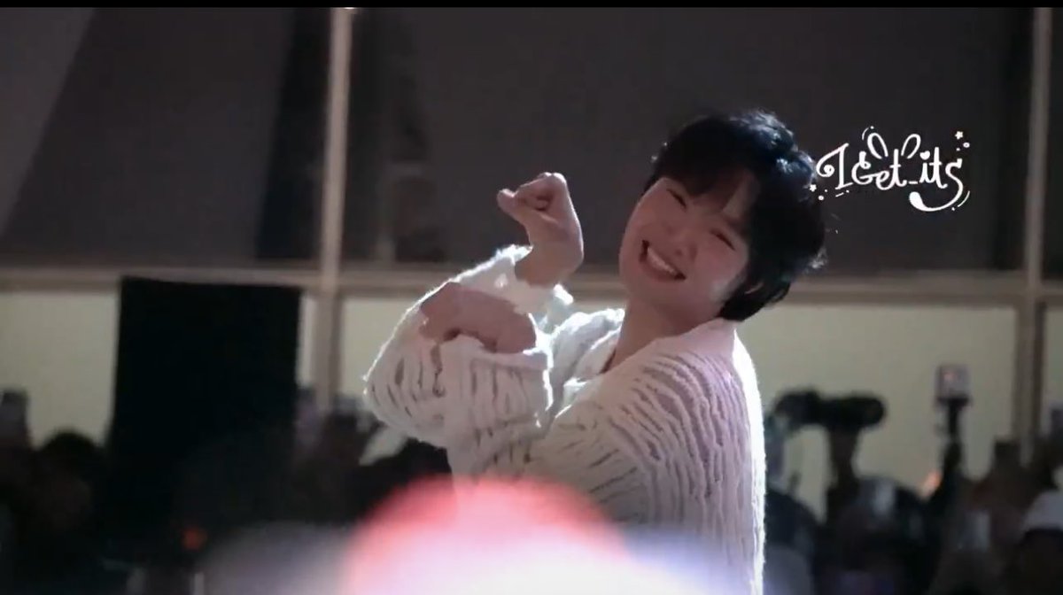 หมา พญานาค ปลาดาว แมว ว่าไปนั่น ท่าตรงทุกช้อตอะแคปช้อตไหนก็เป่ะเวอร์นะ55555555555555555555555555555555555555555555555555