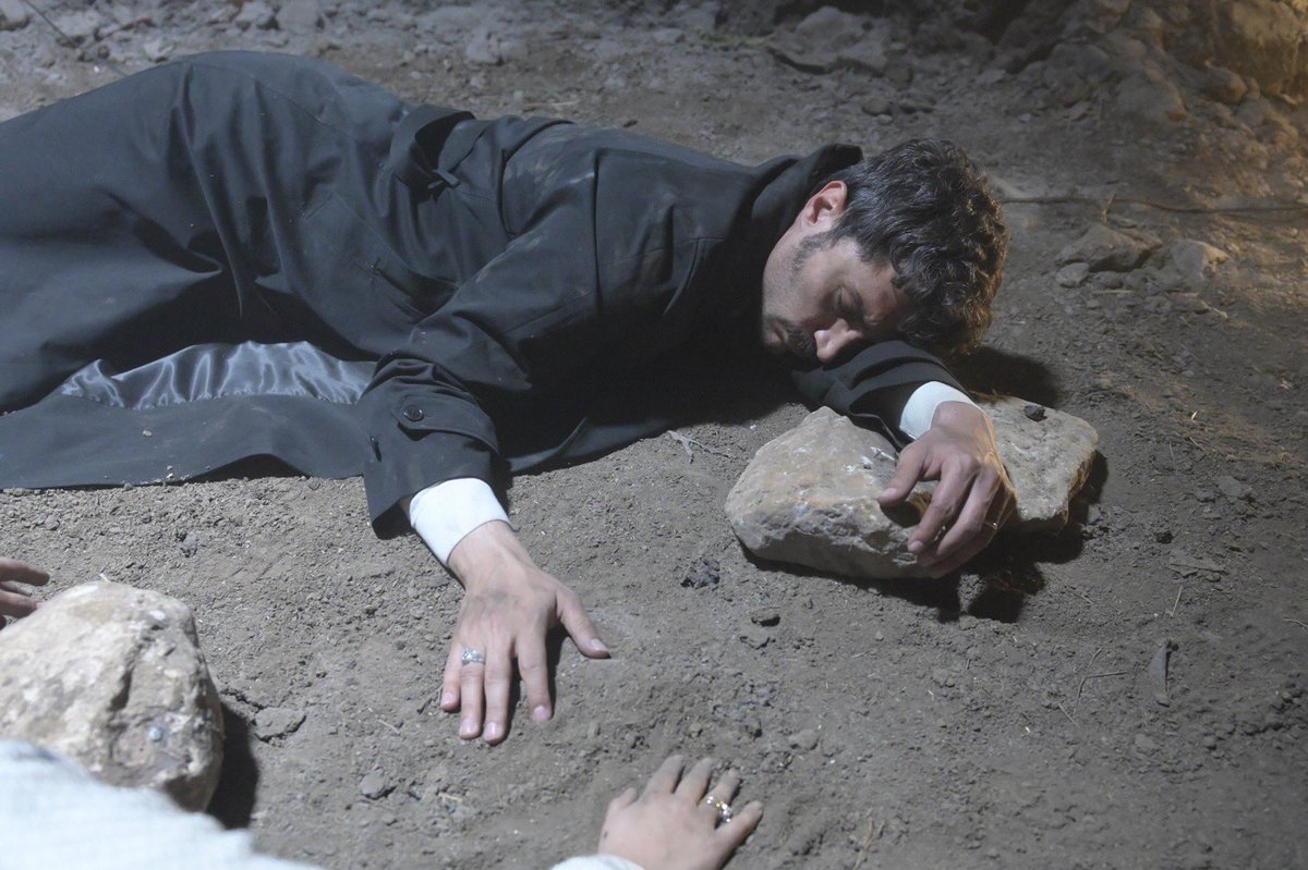 NOW ekranlarının, yapımcılığını Gül Oğuz’un üstlendiği, Most Production imzalı, perşembe akşamlarının ilgiyle takip edilen dizisi #HalefKöklerinÇağrısı 23. bölümüyle izleyiciyi nefes kesen bir gelişmenin tam ortasına sürüklüyor.

Başrollerini İlhan Şen, Aybüke Pusat ve Biran