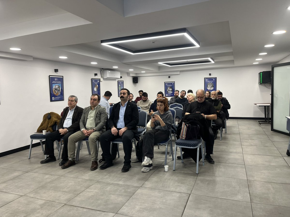 tmmobist's tweet photo. İş cinayetlerine dikkat çekmek, işçi sağlı ve iş güvenliğinin önemini vurgulamak için ‘TMMOB 3 Mart İş Cinayetlerine Karşı Mücadele Günü’nde basın açıklamamızı gerçekleştirdik.

İş cinayetleri sona erene, emekçilerin yaşam hakkı güvence altına alınana kadar mücadelemiz sürecek! https://t.co/v8cbVlm9Ca