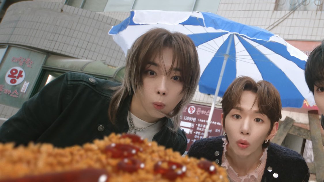 aprilblu3's tweet image. taira’s shots from the music video 🧎🏻‍♀️🧎🏻‍♀️

#TUNEXX #튜넥스
#TAIRA #타이라
#SET_BY_US_ONLY
#내가_살아있다는_증거